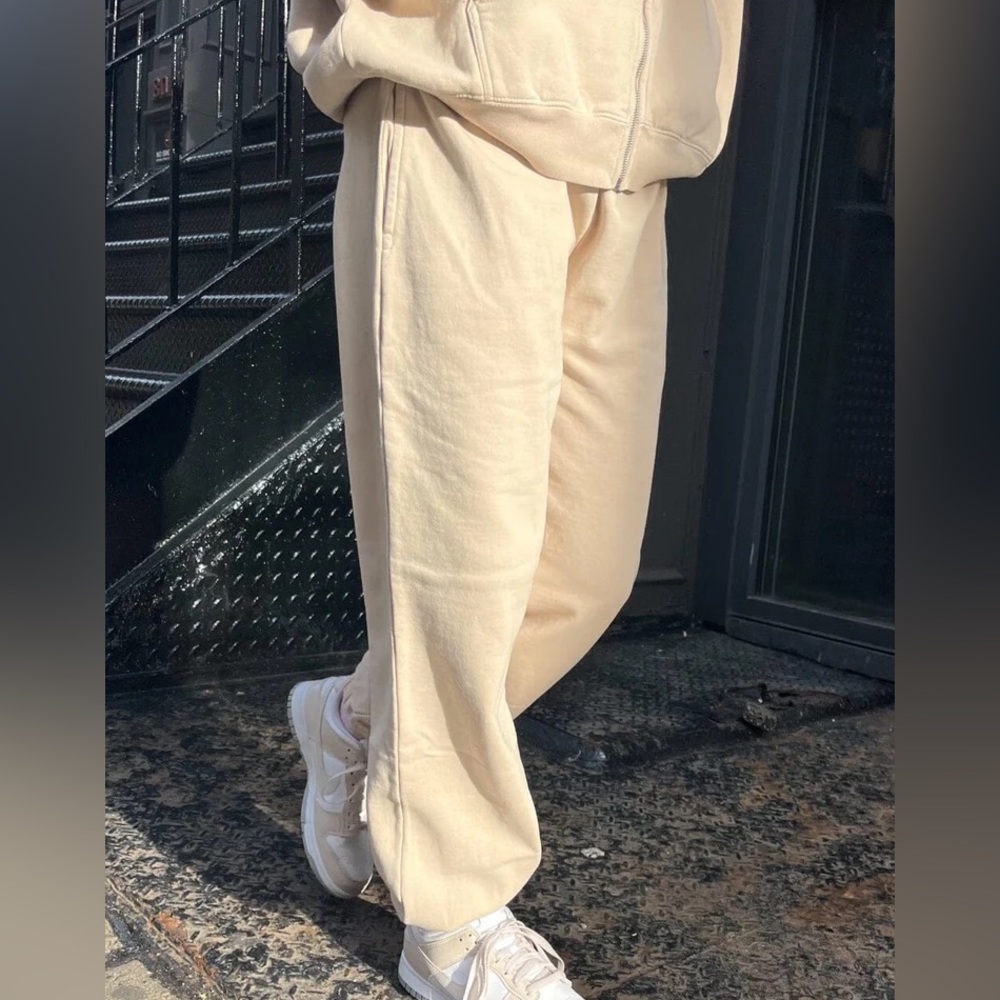 Brandy Melville Rosa Sweatpants